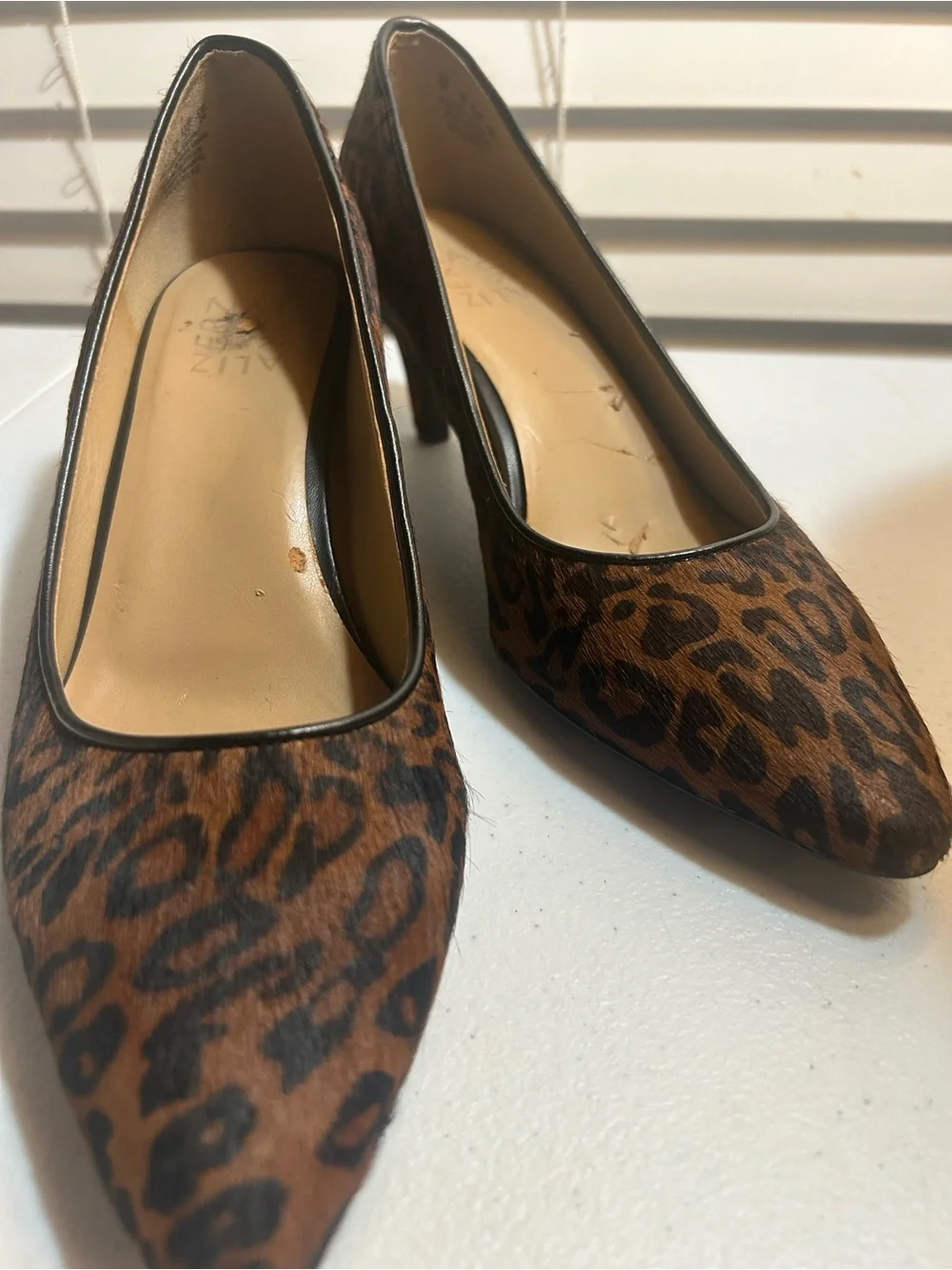 Naturalizer leopard print calf-hair—- kitten heel pumps